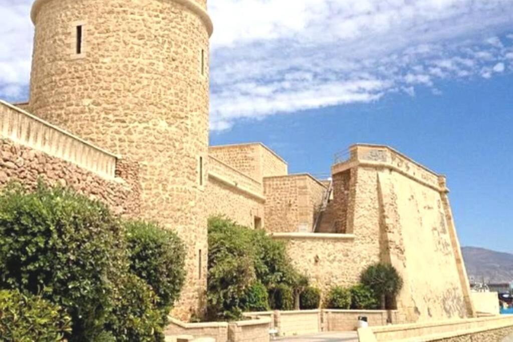 A 600 M De La Playa Y El Castillo Santa Ana Roquetas de Mar Bagian luar foto